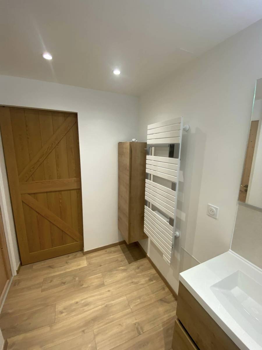 Création d'une salle de bain avec pose de meubles près de Neuchatel en Bray 76
