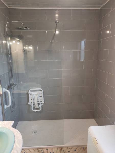 Rénovation d'une douche pour la transformer en douche PMR près de Dieppe 76